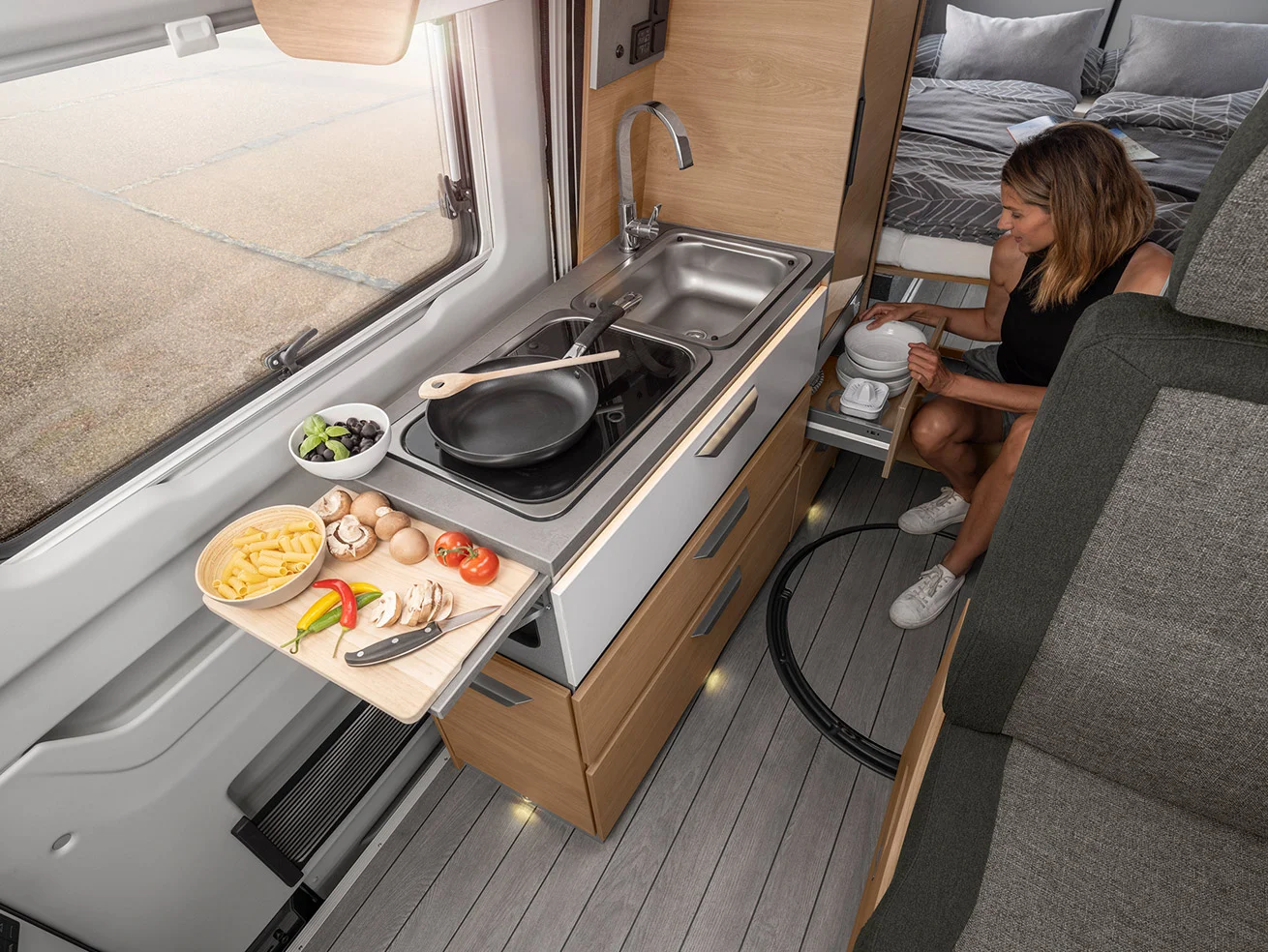 Rentandtravel Fahrzeuge Fahrzeugausstattung Content Kochen 04