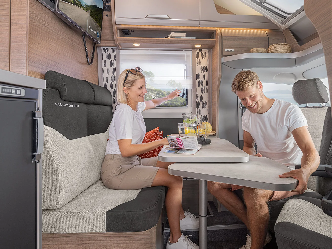 Rentandtravel Fahrzeuge Fahrzeugausstattung Content Wohnen 01